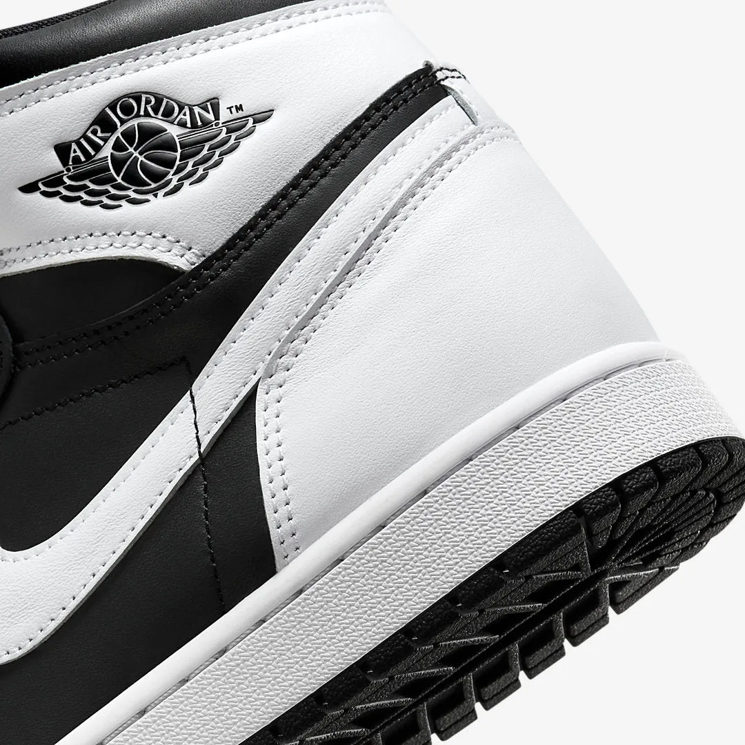 Nike Men's Air Jordan 1 Retro High OG Shoes - Black / White