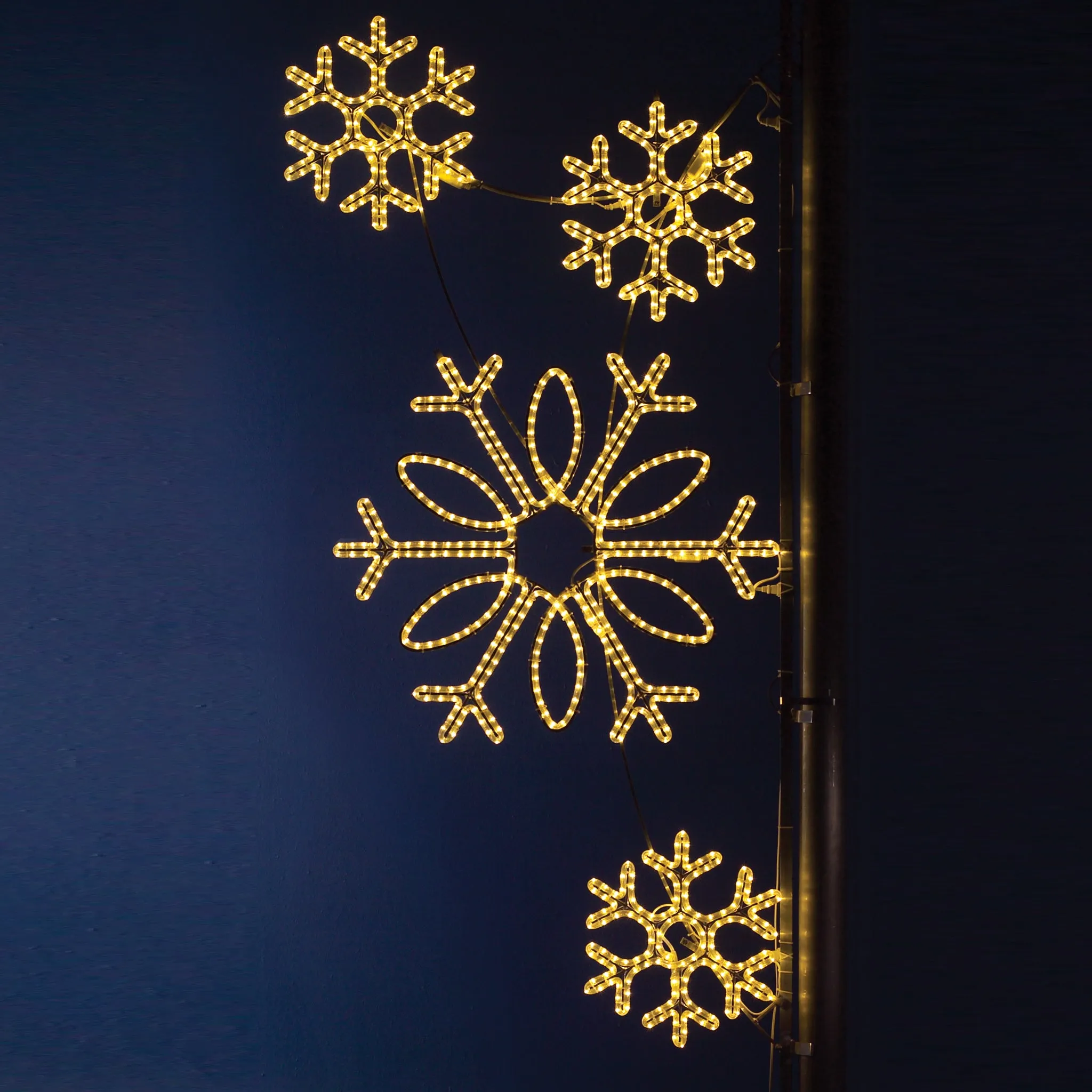 Pole Decoration - Snowflake Cluster